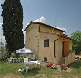 A selection of 2-3 bedroom apartments with shared pool near Florence, Sleeps 4-6